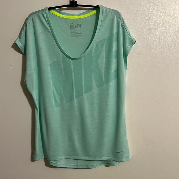 Nike Green Cap Sleeve Graphic Tee - Picture 9 of 10